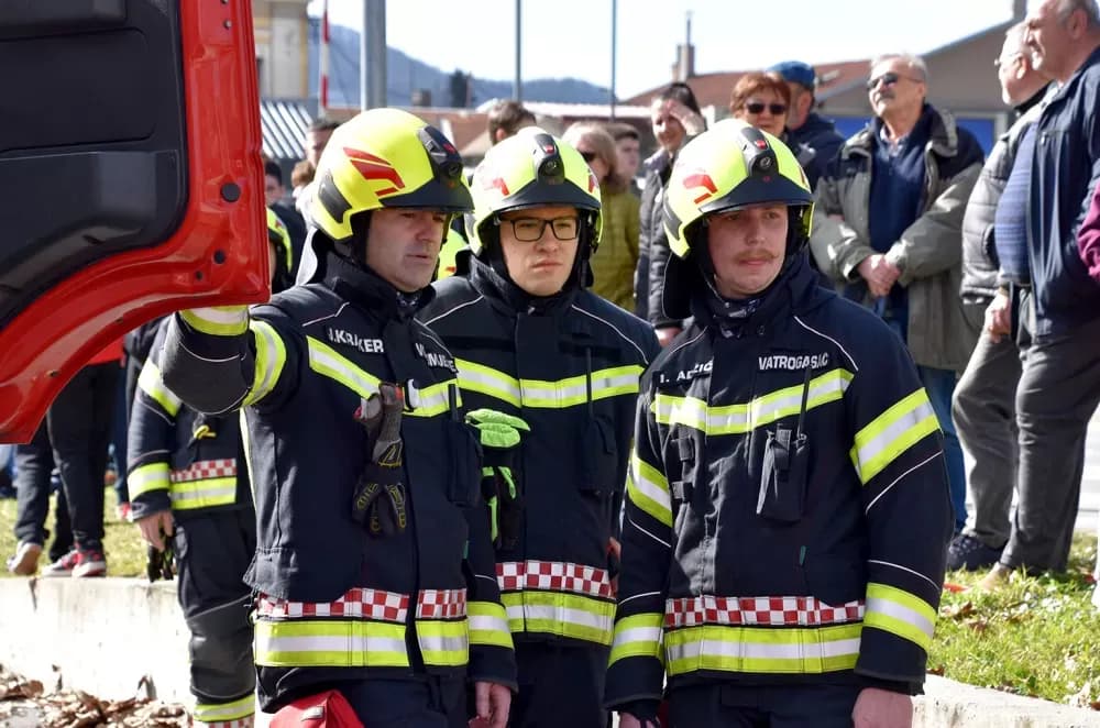 Vatrogasci, hitna, Crveni križ i HGSS na zajedničkoj vježbi u Požegi