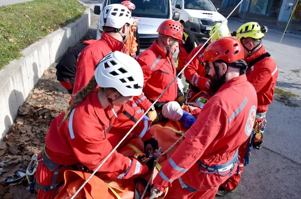 Vatrogasci, hitna, Crveni križ i HGSS na zajedničkoj vježbi u Požegi