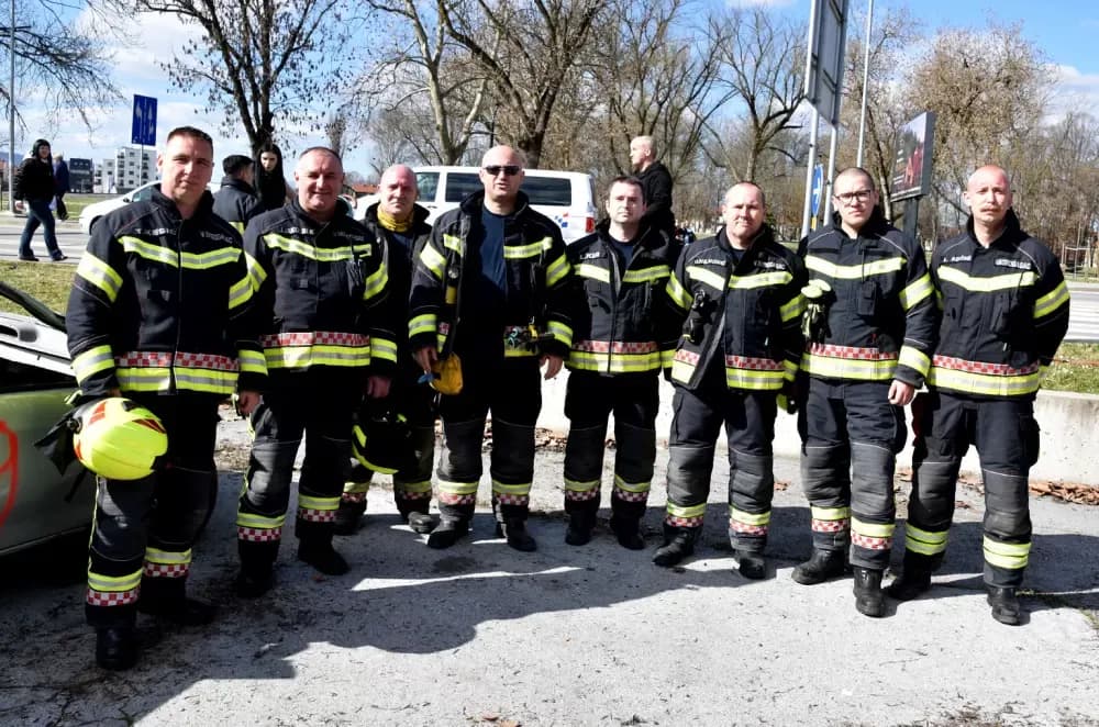 Vatrogasci, hitna, Crveni križ i HGSS na zajedničkoj vježbi u Požegi