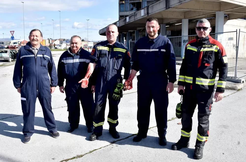 Vatrogasci, hitna, Crveni križ i HGSS na zajedničkoj vježbi u Požegi