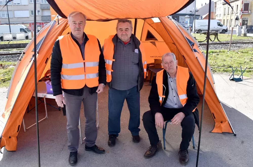 Vatrogasci, hitna, Crveni križ i HGSS na zajedničkoj vježbi u Požegi
