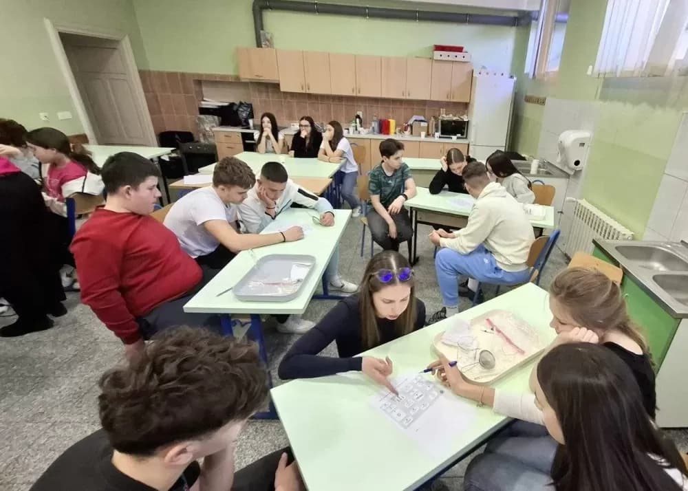 Dan biologije „Mali svijet velikih tajni“ u Osnovnoj školi Julija Kempfa