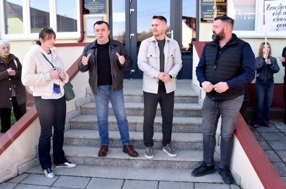 Kutjevčani uz svog gradonačelnika Budimira: ʼProblem idemo dalje rješavati pred Županiju i Ministarstvo”