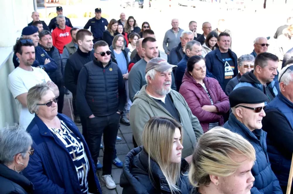 Kutjevčani uz svog gradonačelnika Budimira: ʼProblem idemo dalje rješavati pred Županiju i Ministarstvo”