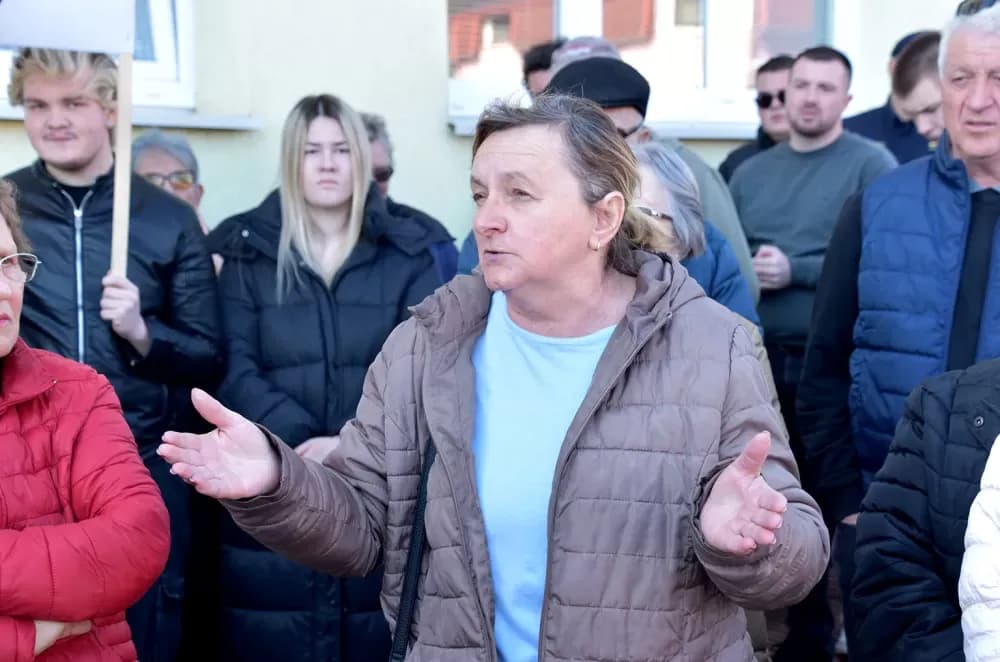 Kutjevčani uz svog gradonačelnika Budimira: ʼProblem idemo dalje rješavati pred Županiju i Ministarstvo”