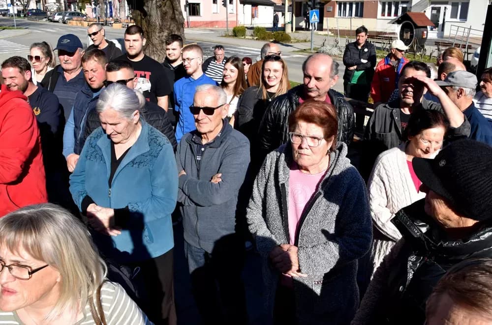 Kutjevčani uz svog gradonačelnika Budimira: ʼProblem idemo dalje rješavati pred Županiju i Ministarstvo”