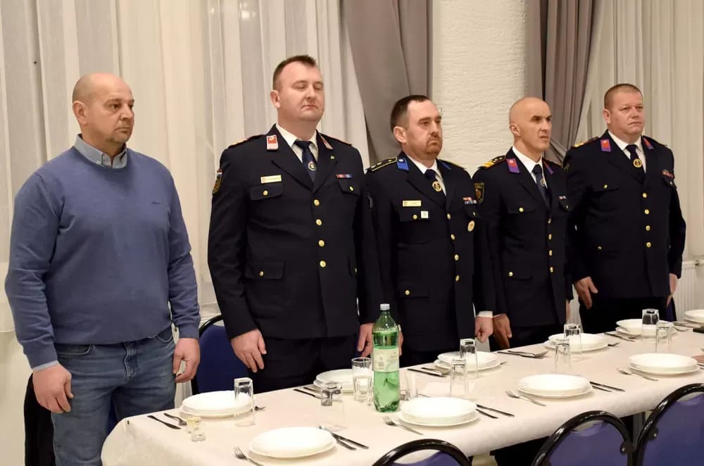 Velički vatrogasci uz 32 intervencije hvatali su zmije i uklanjali stršljenove