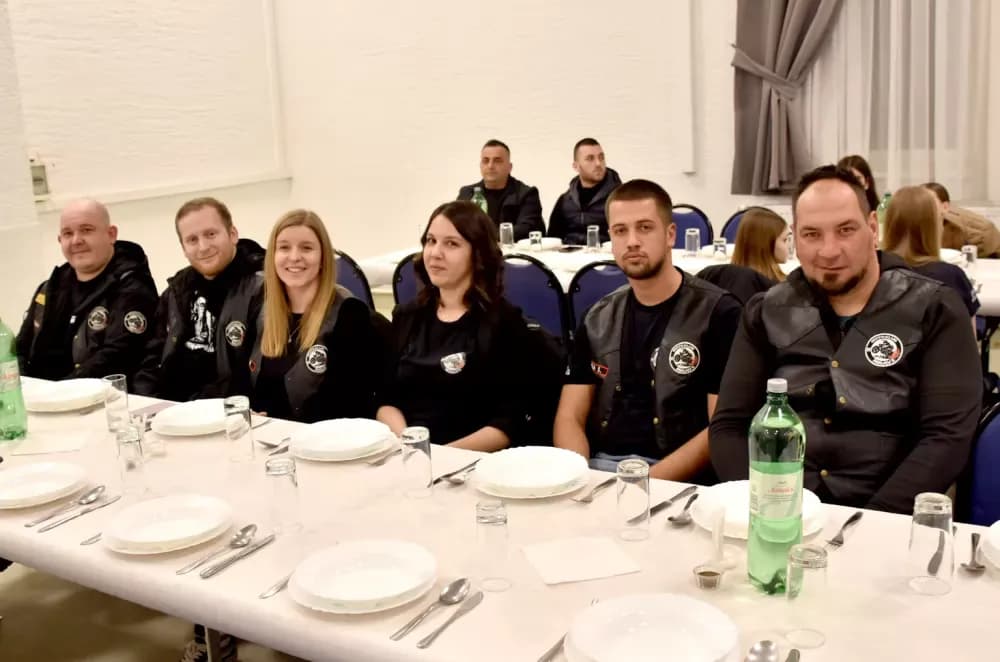 Velički vatrogasci uz 32 intervencije hvatali su zmije i uklanjali stršljenove