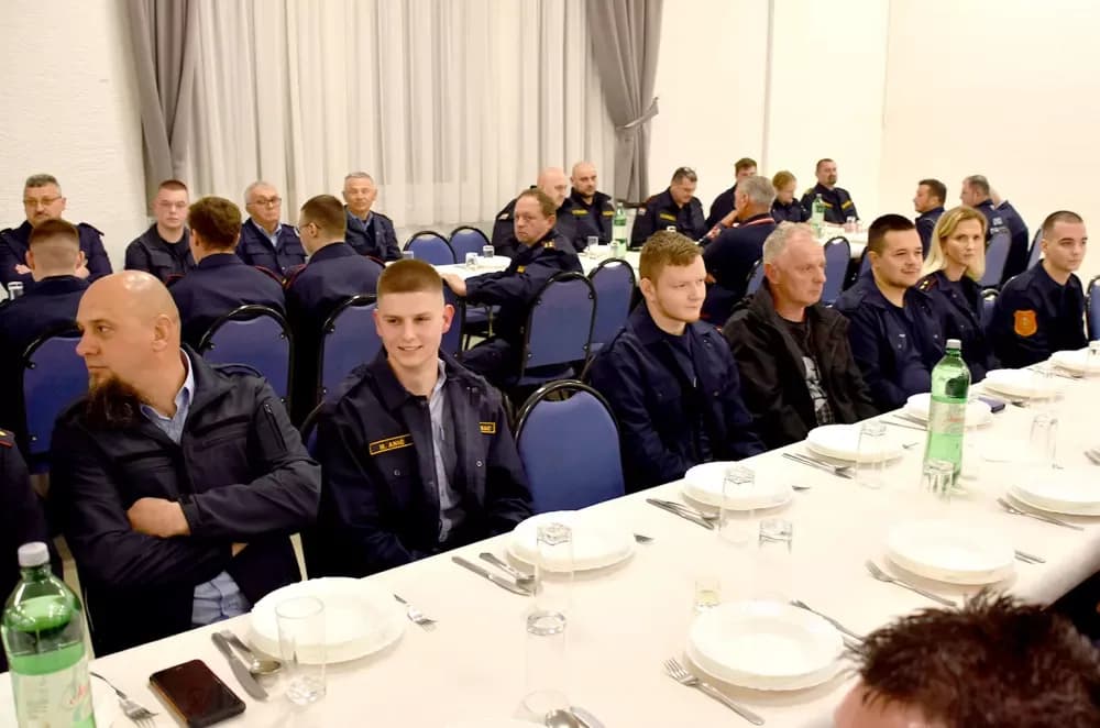 Velički vatrogasci uz 32 intervencije hvatali su zmije i uklanjali stršljenove