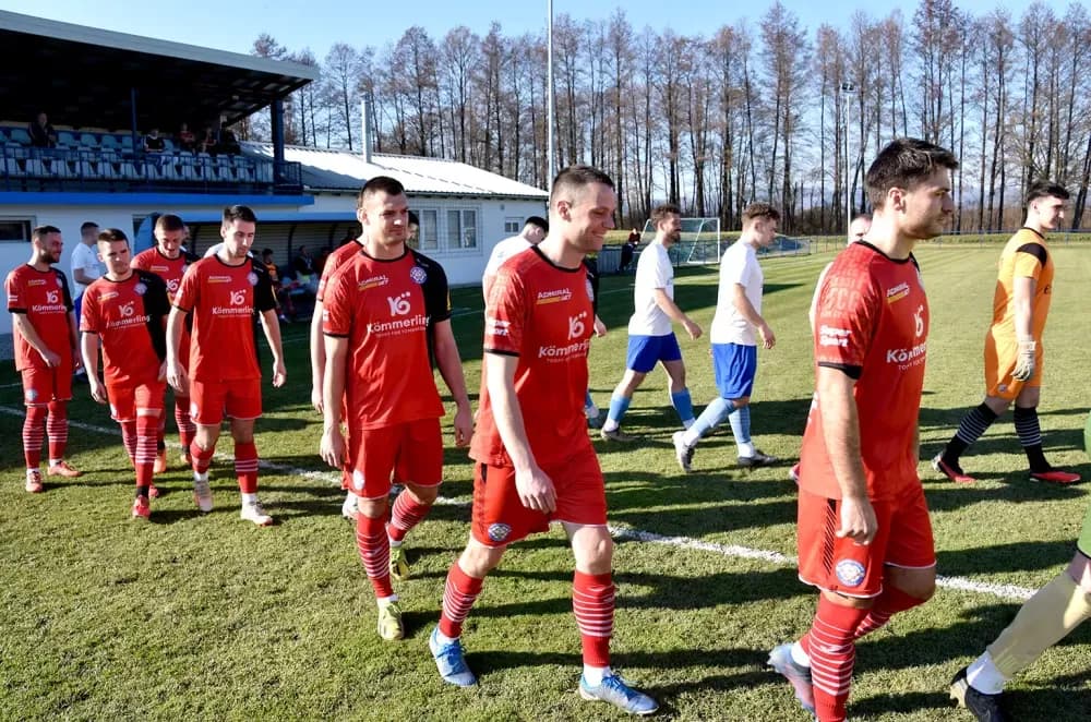 POŽEGA UVJERLJIVA U MIHALJEVCIMA: Praznik nogometa uz zahvalu požeškom fotoreporteru