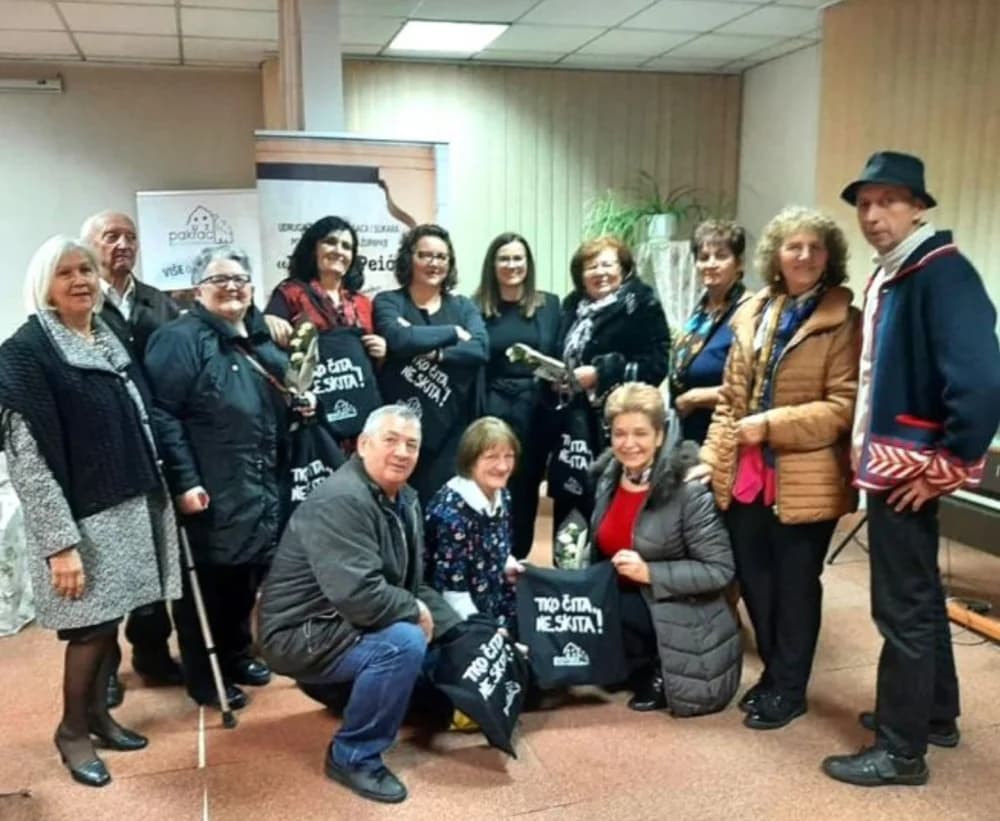ŽUPANIJSKA UDRUGA „MATKO PEIĆ“: U Pakracu predstavili zbirku radova „Skitnje obojene ljubavlju“