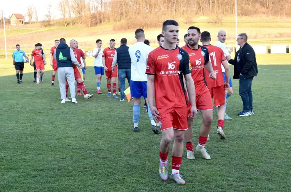 POŽEGA UVJERLJIVA U MIHALJEVCIMA: Praznik nogometa uz zahvalu požeškom fotoreporteru