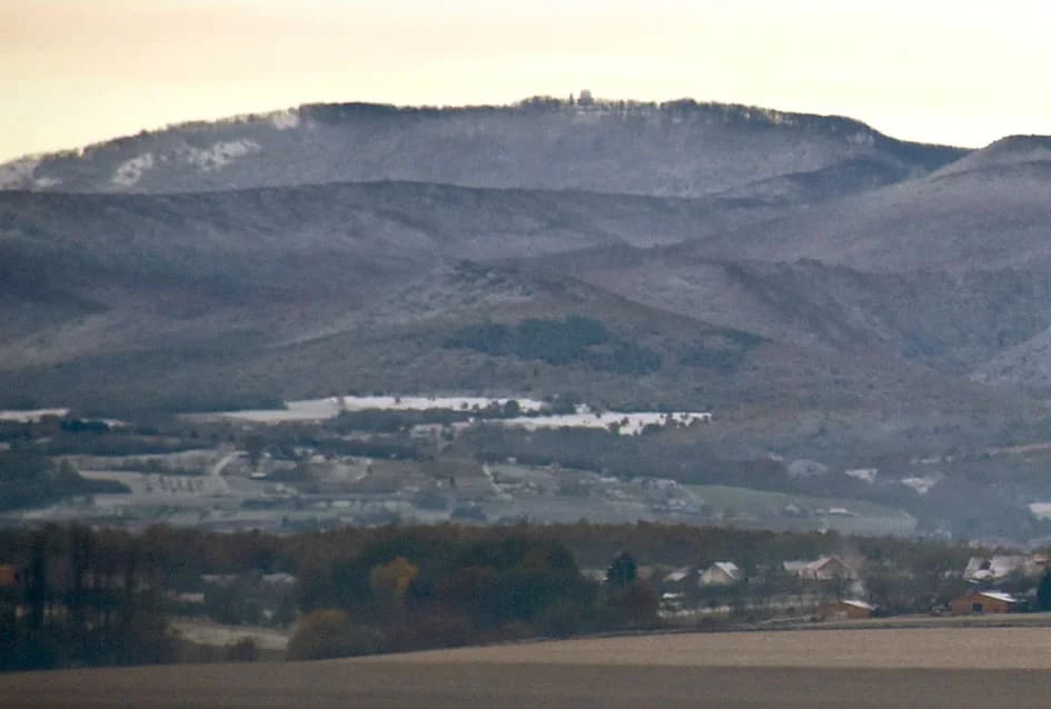 NA SVETU KATU PAO PRVI SNIJEG: Nakratko zabjelili automobili, krovovi i vrhovi požeških planina
