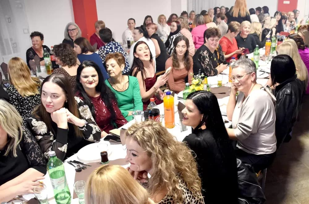 Jubilarni Dan žena u Tornju uz Dubu Biondića i Papučke vile
