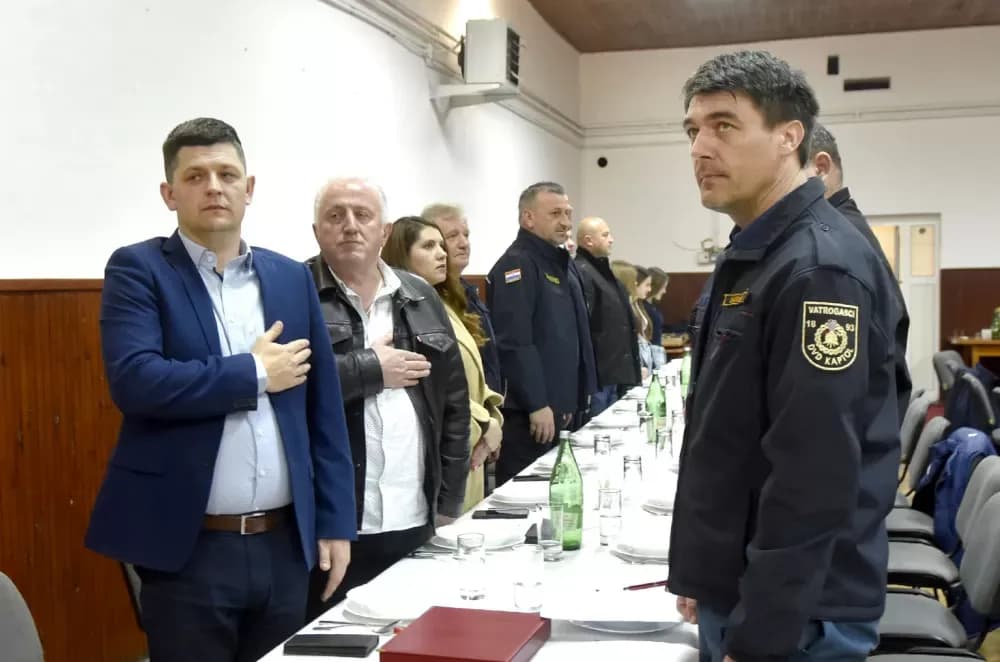 Kaptolački vatrogasci izabrali isto čelništvo, a Uzoran vatrogasac je Vjekoslav Juranović Piše: Jelenko Topić