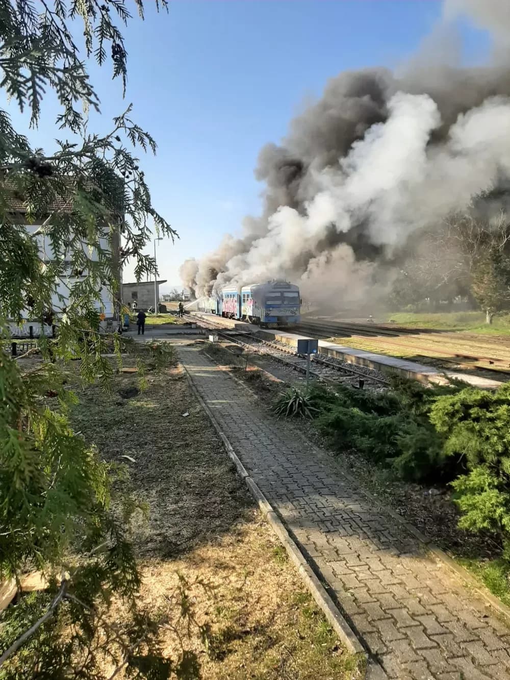 Strašni prizori : Vatra guta putnički vlak