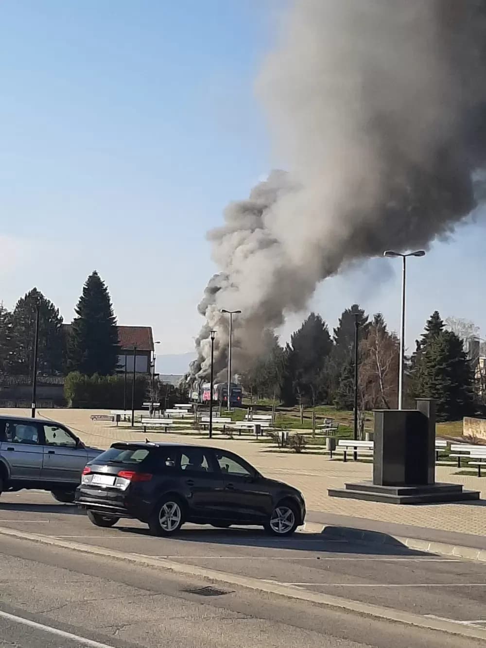 Strašni prizori : Vatra guta putnički vlak