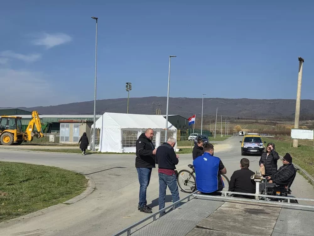Kutjevo na nogama: Građani blokirali kompostanu i pokrenuli tjedno okupljanje