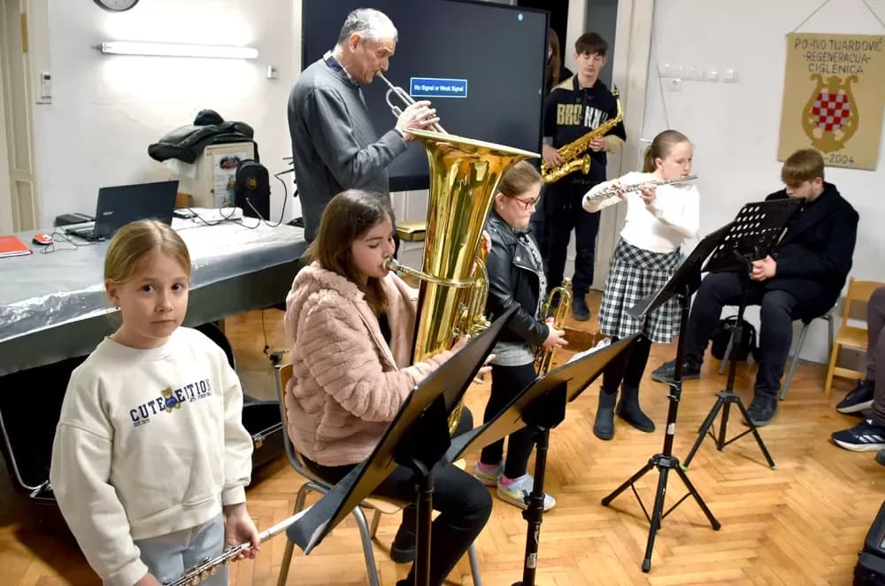 Glazba za pogrebe i teška bitka za mlade: Može li projekt „Turske bande“ spasiti desetkovane redove požeškog orkestra?