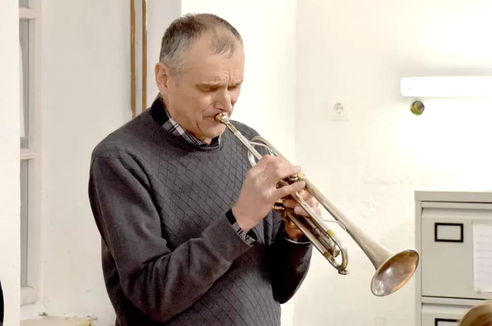 Glazba za pogrebe i teška bitka za mlade: Može li projekt „Turske bande“ spasiti desetkovane redove požeškog orkestra?