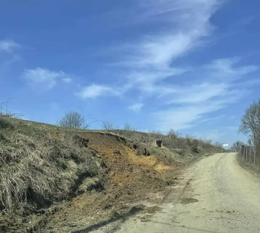 Nakon godina čekanja: Započelo asfaltiranje prometnica u Lazama Vasinim, Lazama Ćosinim i Komušini