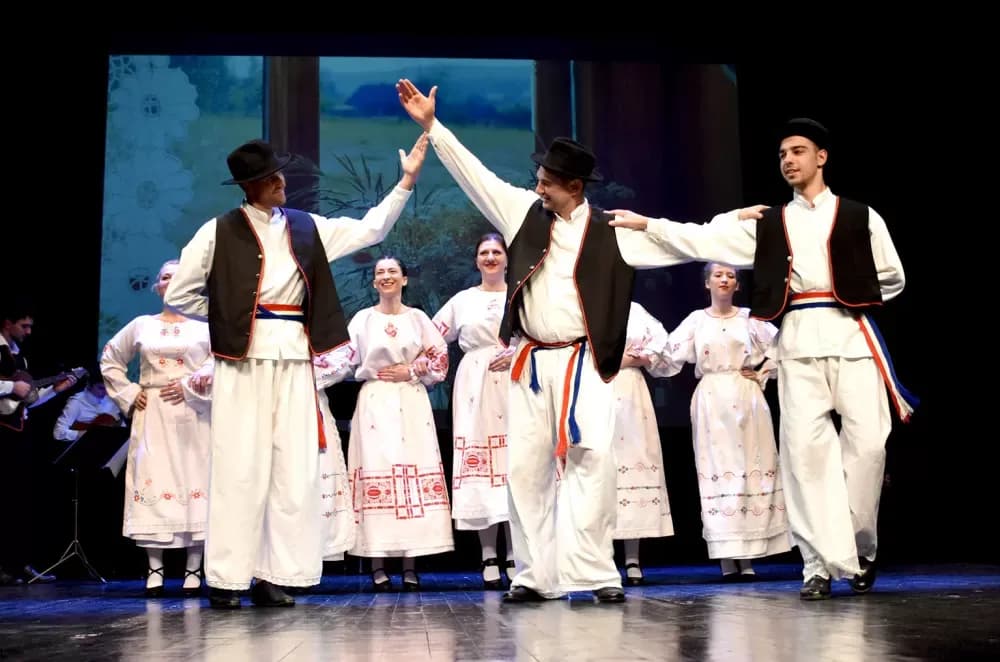 Srijemska pjesma u srcu Slavonije: Veliki koncert HPD-a „Matija Gubec” iz Rume u Požegi