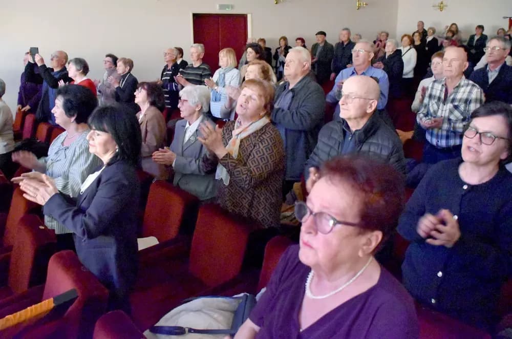 Srijemska pjesma u srcu Slavonije: Veliki koncert HPD-a „Matija Gubec” iz Rume u Požegi