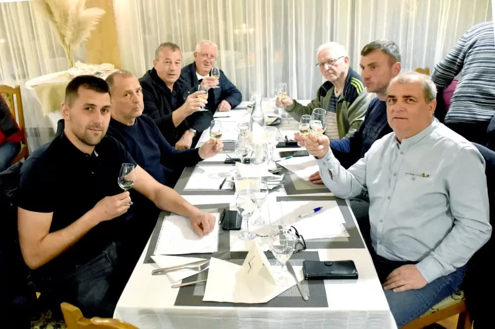 Kaptolački ʼVino-Kapʼ postao međunarodna udruga: Zlatne graševine u finalu ocjenjivanja