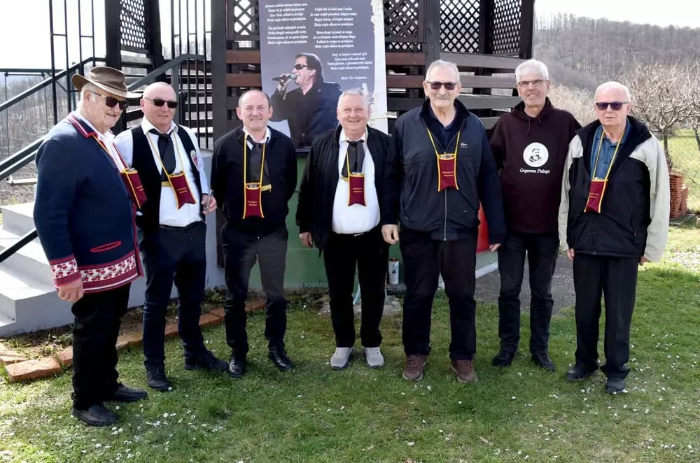 Grgurevo na vrhu Sokolovca: Pjesma, običaji i prijatelji uz vinskog kardinala