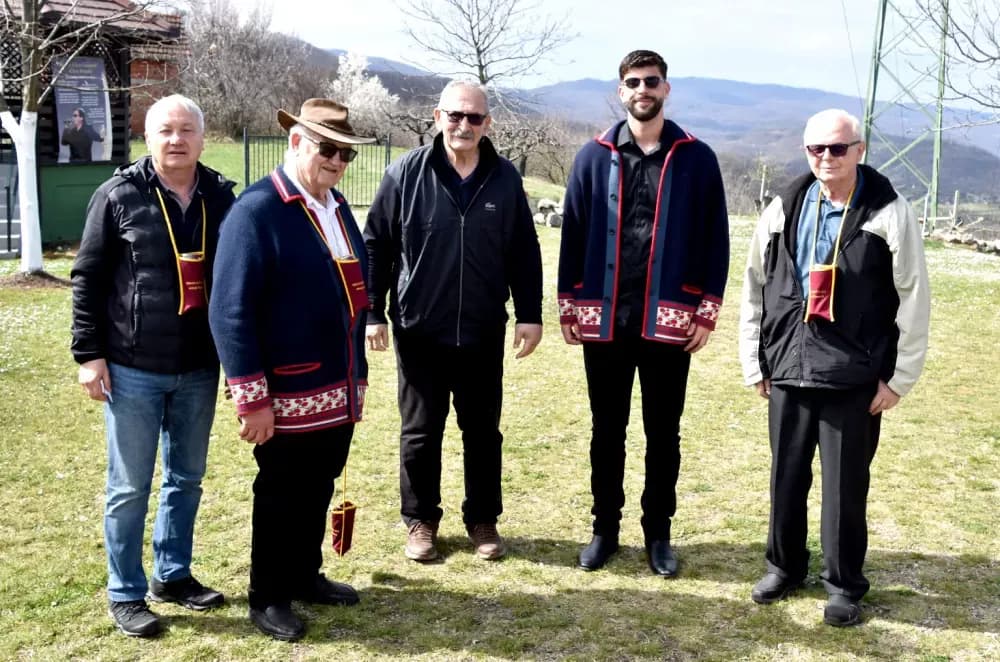 Grgurevo na vrhu Sokolovca: Pjesma, običaji i prijatelji uz vinskog kardinala