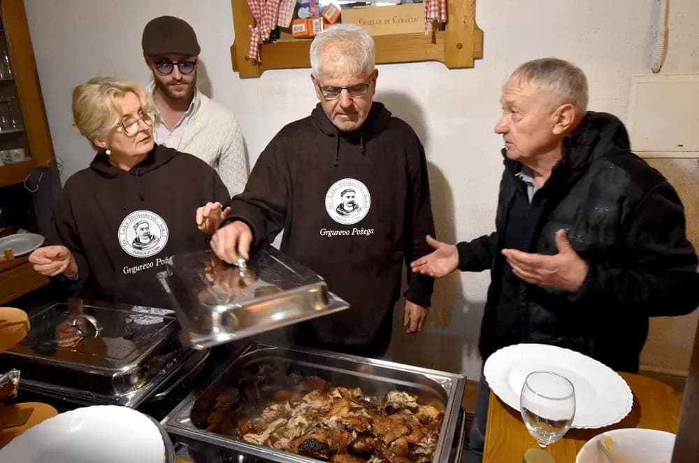 Grgurevo na vrhu Sokolovca: Pjesma, običaji i prijatelji uz vinskog kardinala
