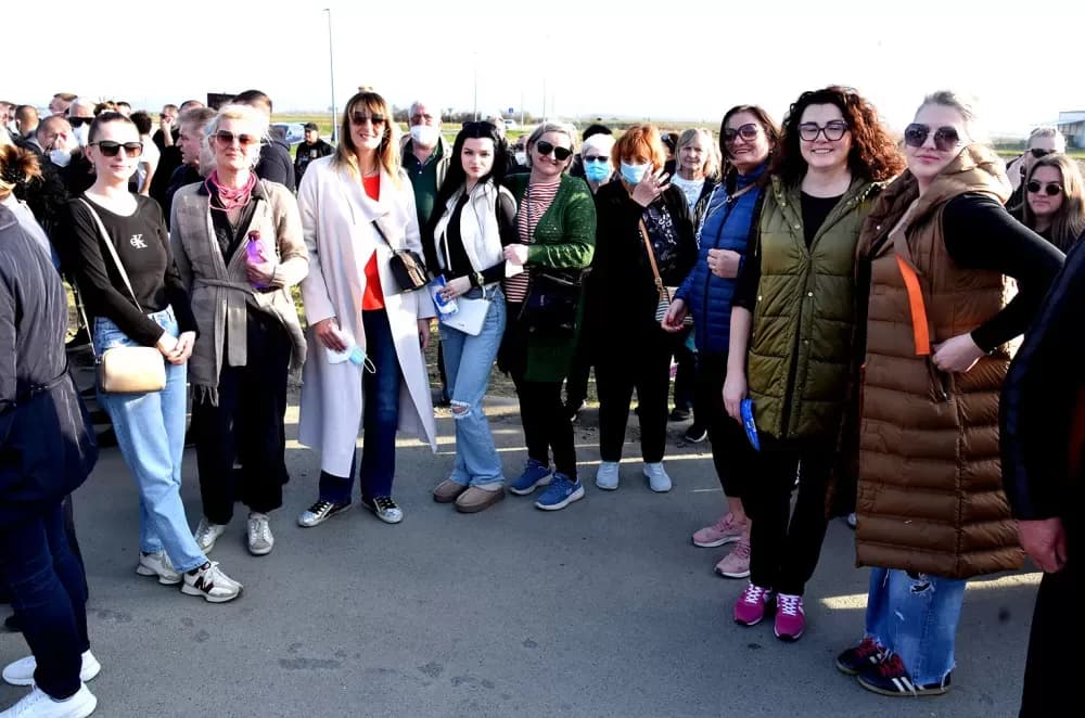 Masovni prosvjed u Kutjevu: Građani i gradonačelnik zajedno protiv kompostane