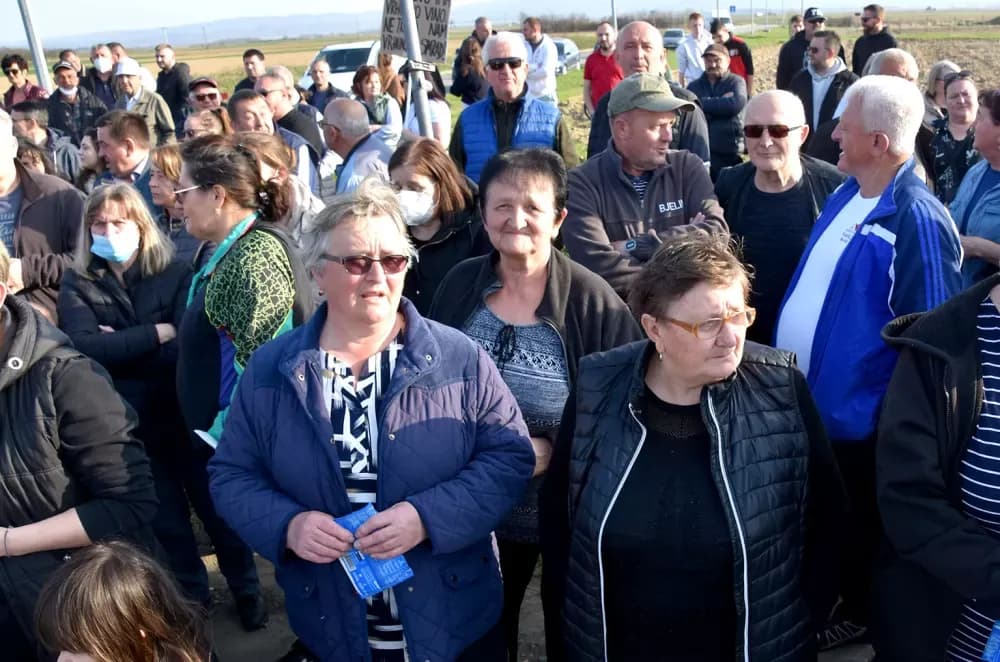 Masovni prosvjed u Kutjevu: Građani i gradonačelnik zajedno protiv kompostane
