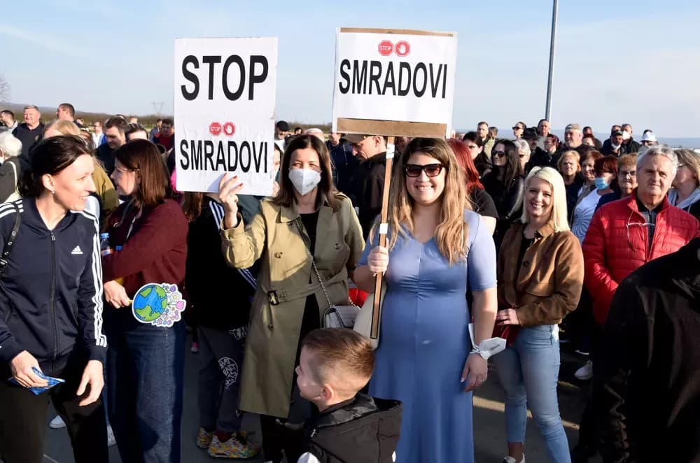 Masovni prosvjed u Kutjevu: Građani i gradonačelnik zajedno protiv kompostane