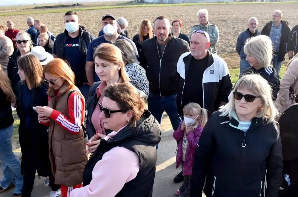 Masovni prosvjed u Kutjevu: Građani i gradonačelnik zajedno protiv kompostane
