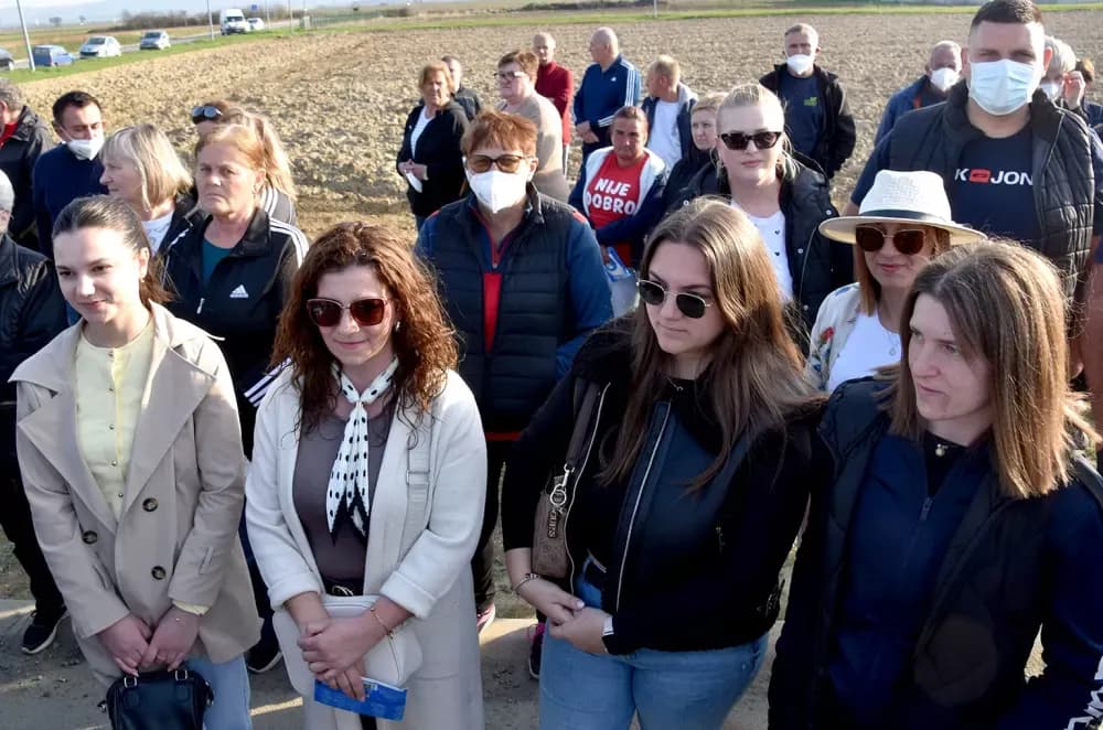 Masovni prosvjed u Kutjevu: Građani i gradonačelnik zajedno protiv kompostane