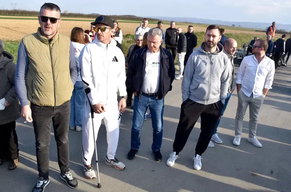 Masovni prosvjed u Kutjevu: Građani i gradonačelnik zajedno protiv kompostane