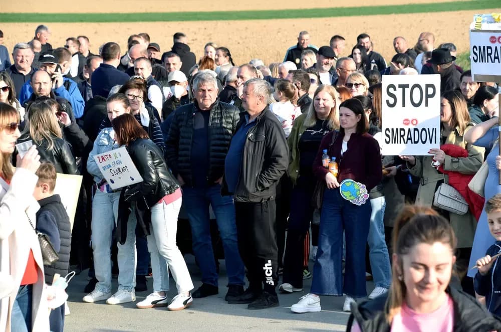 Masovni prosvjed u Kutjevu: Građani i gradonačelnik zajedno protiv kompostane