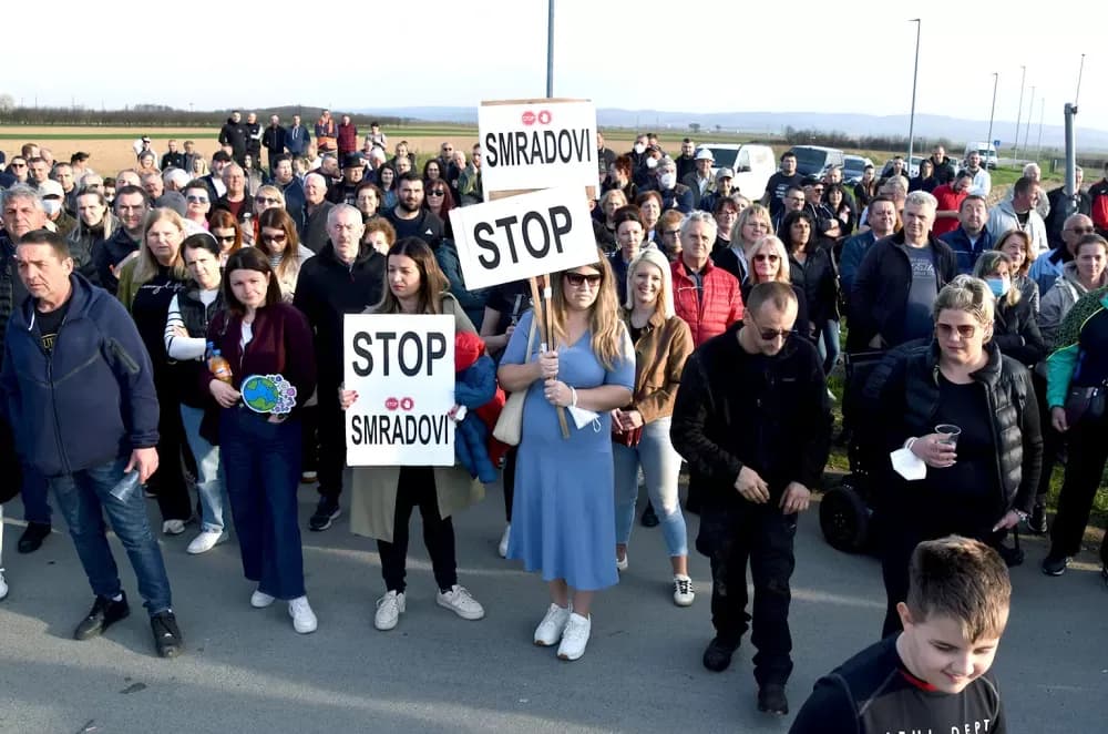 Masovni prosvjed u Kutjevu: Građani i gradonačelnik zajedno protiv kompostane