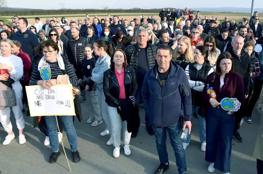 Masovni prosvjed u Kutjevu: Građani i gradonačelnik zajedno protiv kompostane