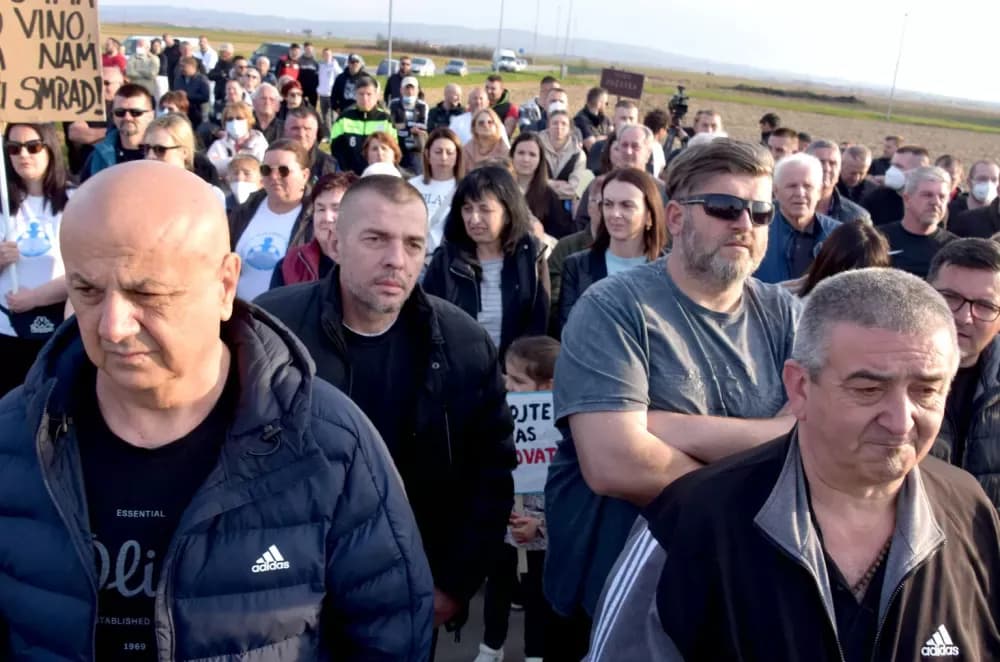 Masovni prosvjed u Kutjevu: Građani i gradonačelnik zajedno protiv kompostane
