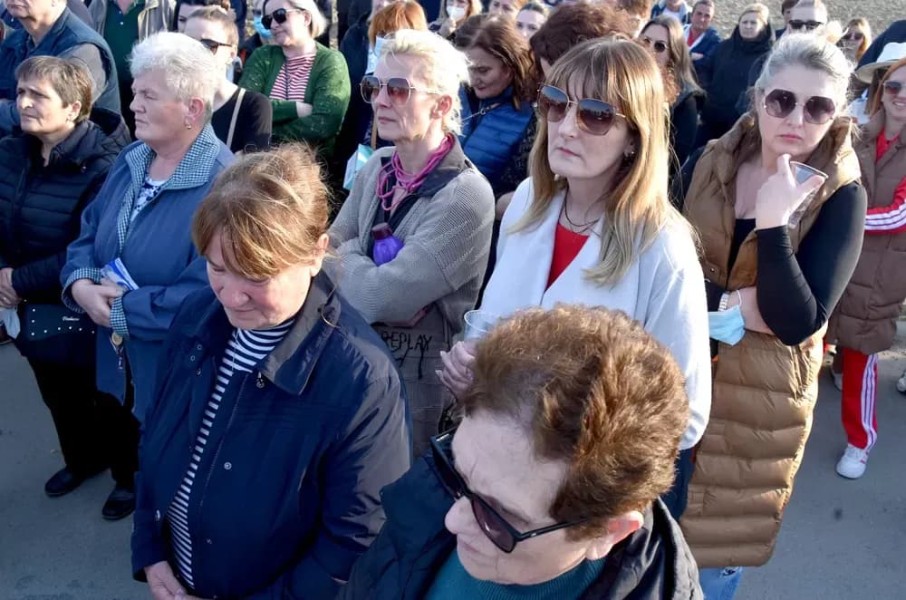 Masovni prosvjed u Kutjevu: Građani i gradonačelnik zajedno protiv kompostane