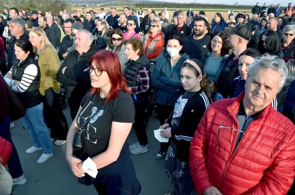 Masovni prosvjed u Kutjevu: Građani i gradonačelnik zajedno protiv kompostane