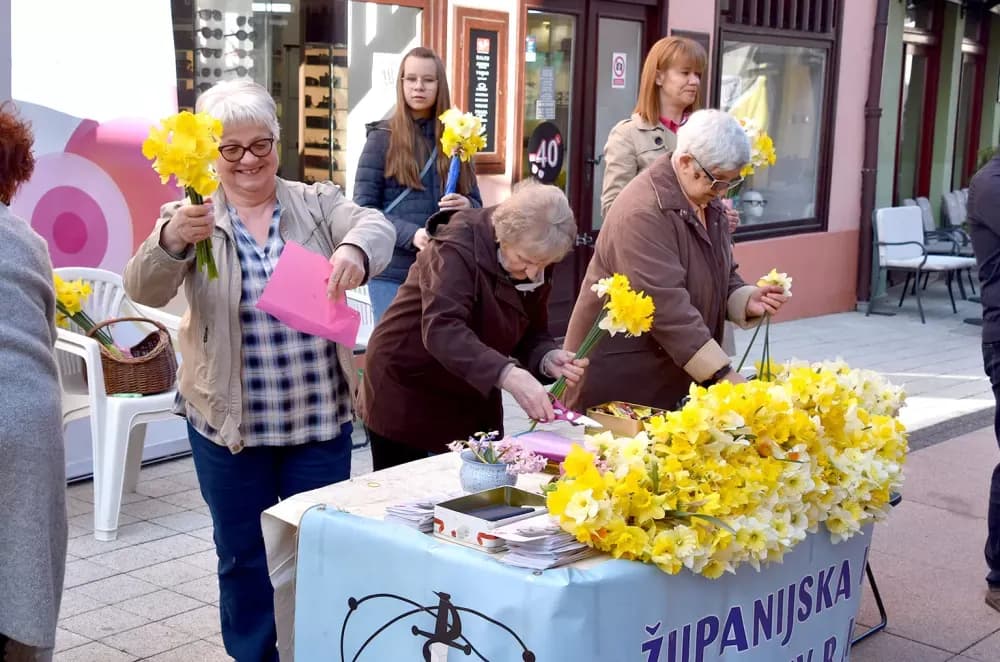 Dan narcisa u Požegi podsjetio na važnost preventivnih pregleda i ranog otkrivanja raka dojke