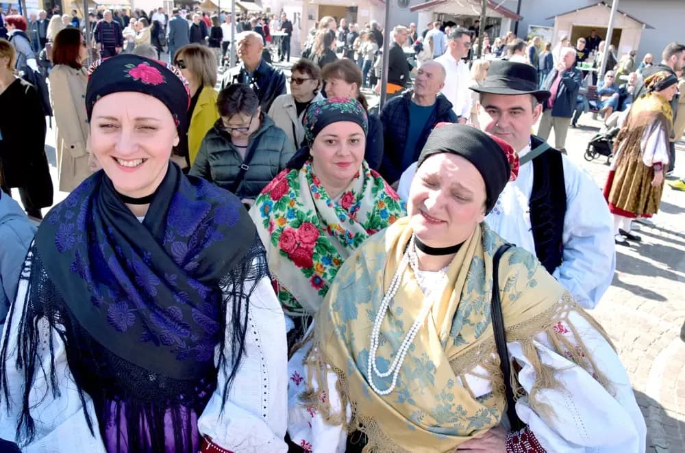 Povijesne postrojbe ponovno oživjele duh prošlih vremena u Požegi