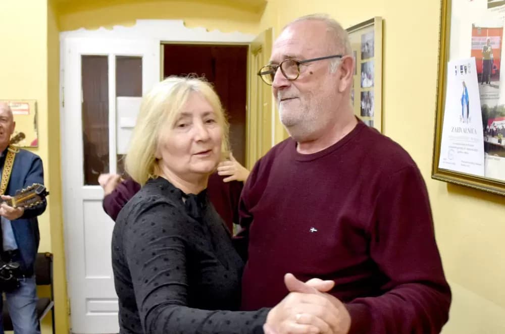 Rasplesani požeški umirovljenici: Uz pjesmu i zajedništvo proslavili Dan grada i Dan žena