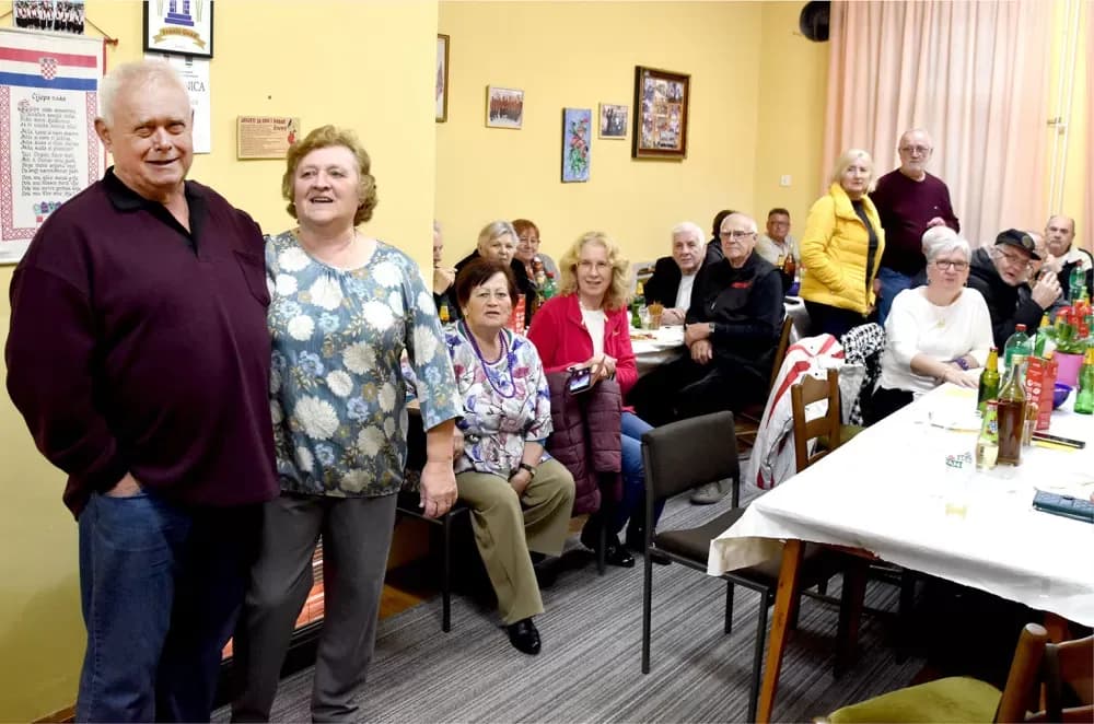 Rasplesani požeški umirovljenici: Uz pjesmu i zajedništvo proslavili Dan grada i Dan žena