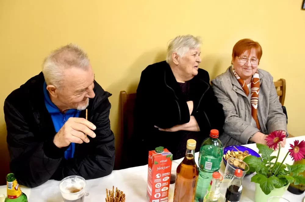 Rasplesani požeški umirovljenici: Uz pjesmu i zajedništvo proslavili Dan grada i Dan žena