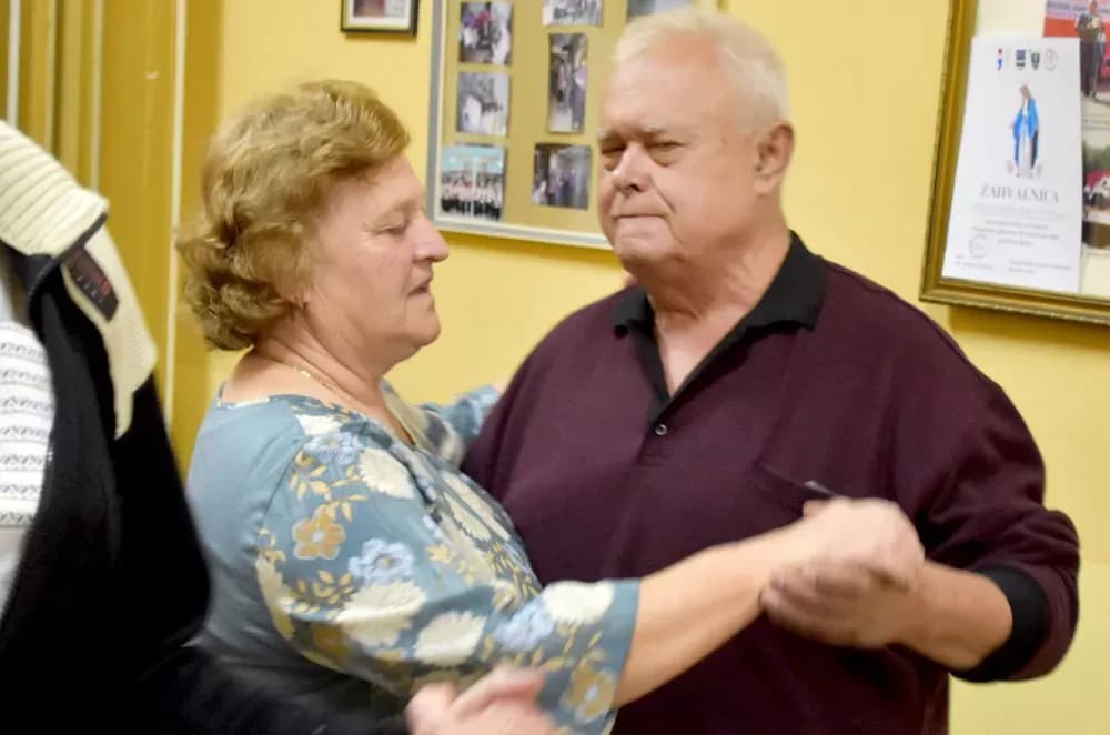 Rasplesani požeški umirovljenici: Uz pjesmu i zajedništvo proslavili Dan grada i Dan žena