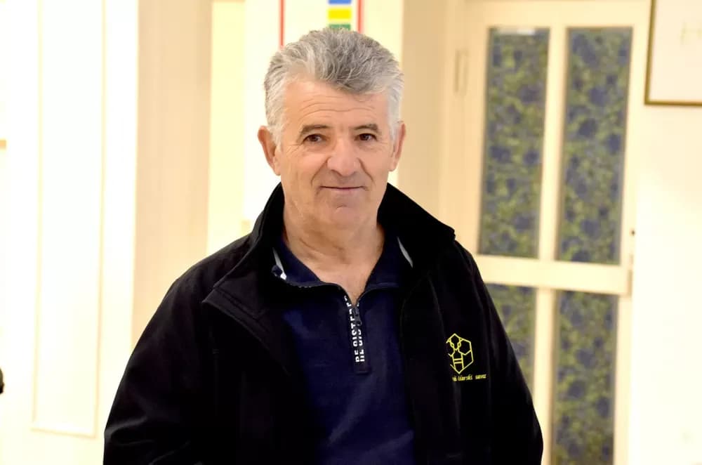 Pčelari udruge Zlatna dolina darivali med korisnicima požeškog Doma za starije osobe